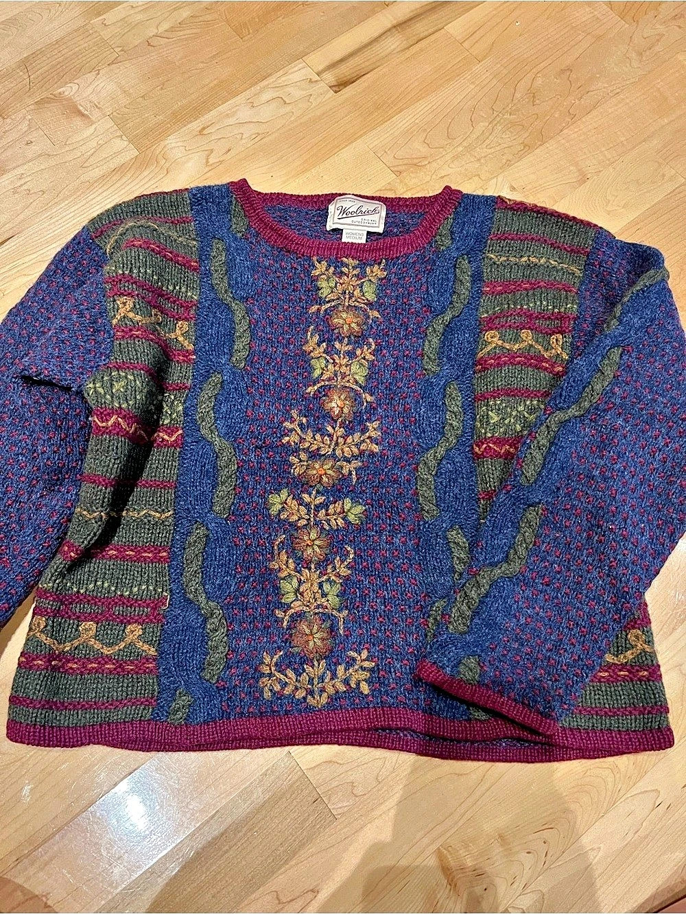 Vintage Woolrich Women's Geometric Sweater Blue & Purple Medium